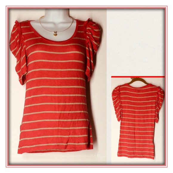 MNG by Mango Tops - 🛍MNG by Mango Top w/Ruffle & Gathered Sleeves, M